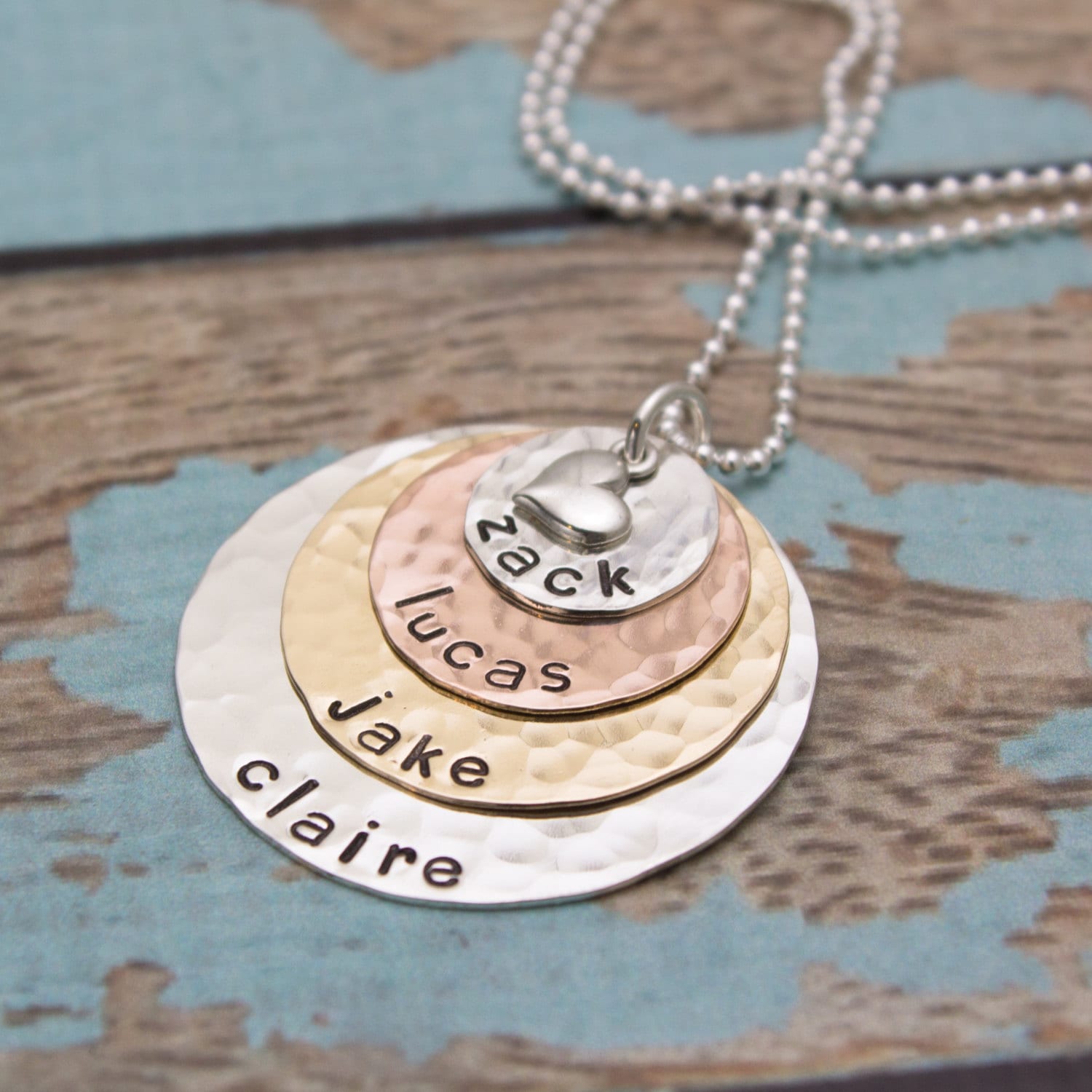 Oma Halskette Mit Enkelkindern - 4 Schichten Mixed Metals Anhänger Muttertagsgeschenk von TracyTayanDesigns