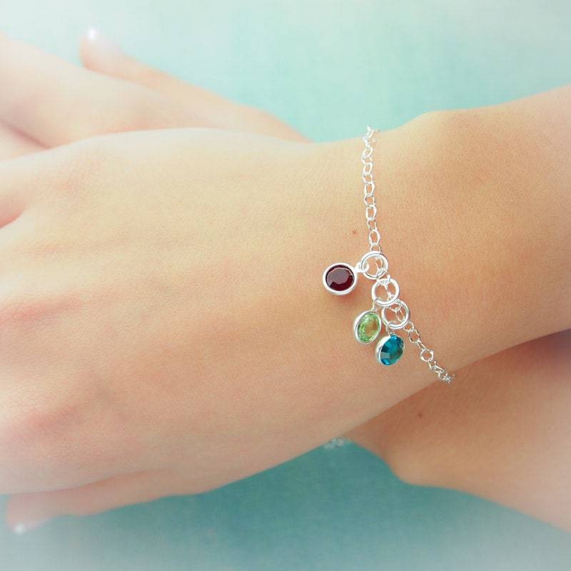 Personalisierte Geburtsstein Armband von TracyTayanDesigns