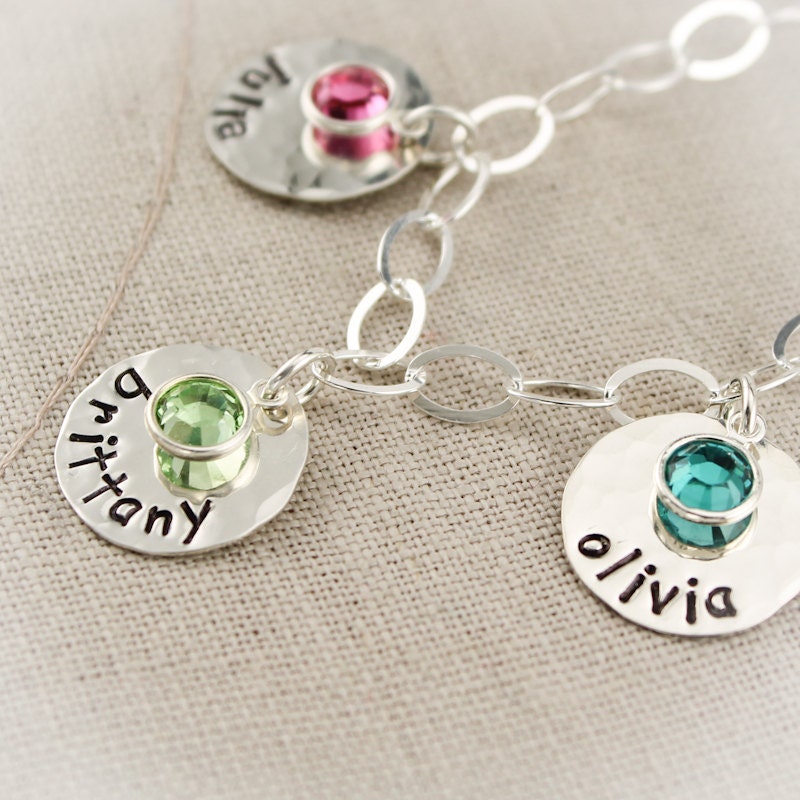 Personalisierte Sterling Silber Mutter Armband Handgestempelte Namen & Geburtssteine Personalisierte Sterling Silber Mutter Armband Handgestempelte Namen & Geburtssteine von TracyTayanDesigns