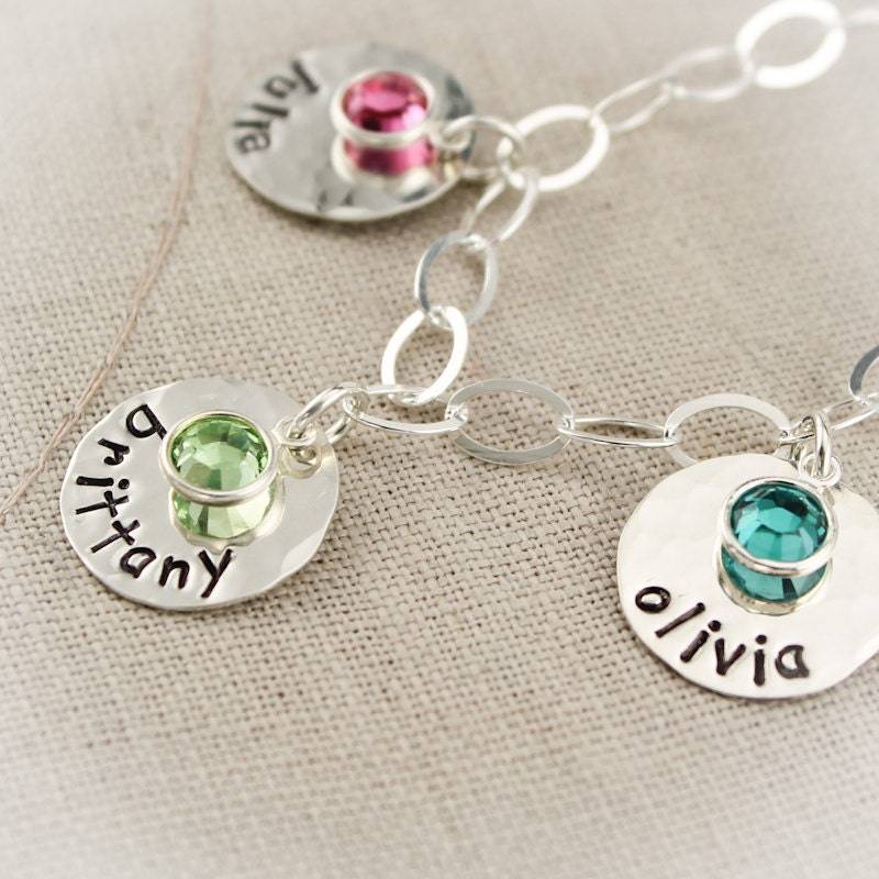 Personalisierte Sterling Silber Mutter Armband Handgestempelte Namen & Geburtssteine Personalisierte Sterling Silber Mutter Armband Handgestempelte Namen & Geburtssteine von TracyTayanDesigns