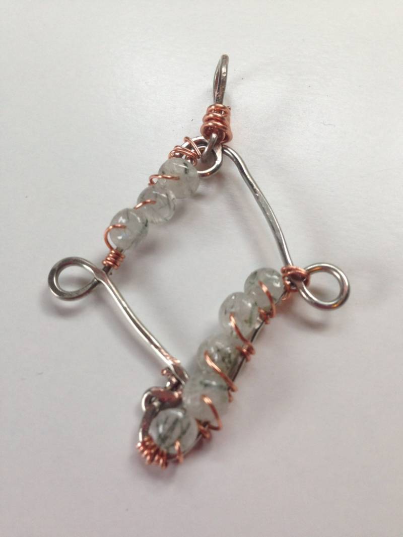 Discounted Draht Umwickelt Perlen Anhänger Tourmalated Quarz von TracysMysticalGems