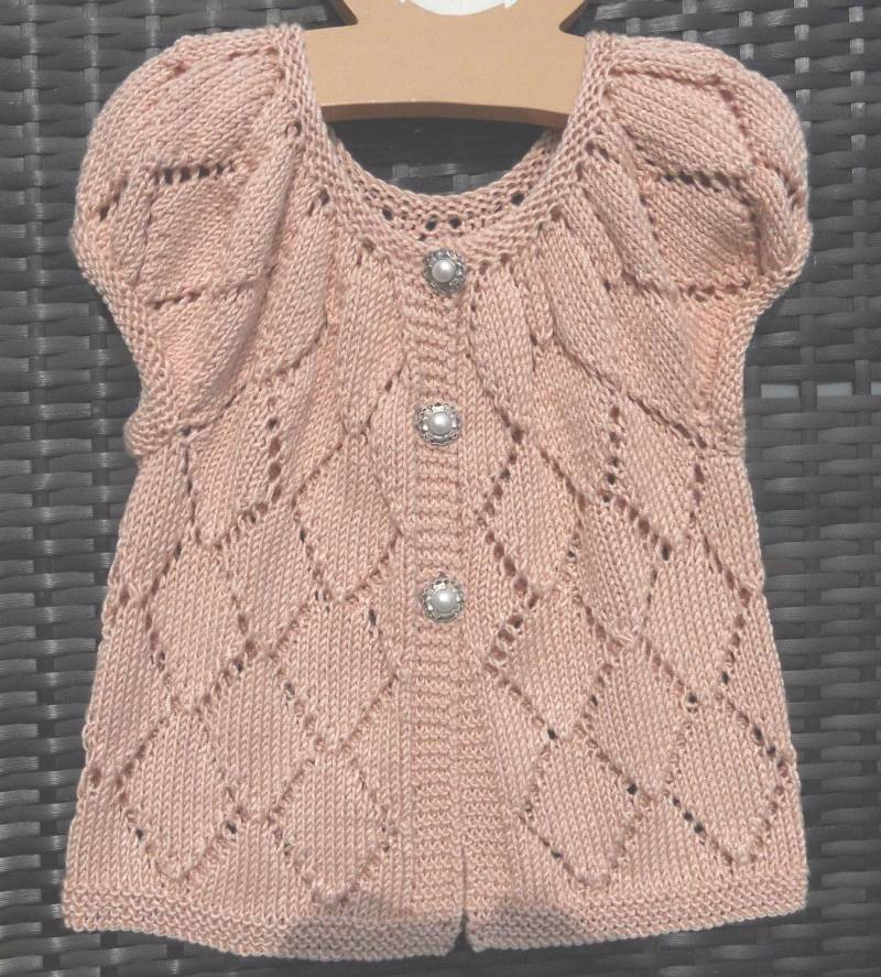strickjacke/Pullover/Pullover Für Ein Baby Mädchen/Kleinkind Im Alter Von 2-3 Jahre. Handgestrickt Aus Pinky Peach Bambus Und Seidengarn von TradKnits
