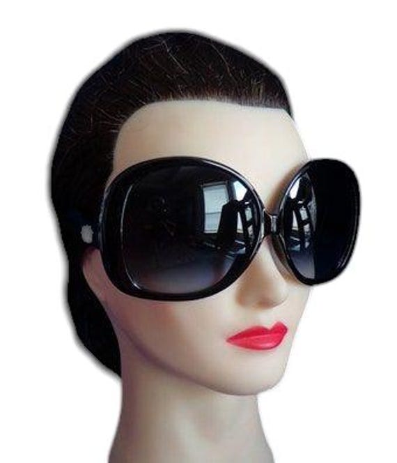 Übergroße Schwarze Sonnenbrille Übergroße Schwarze Sonnenbrille von TraderTrudys