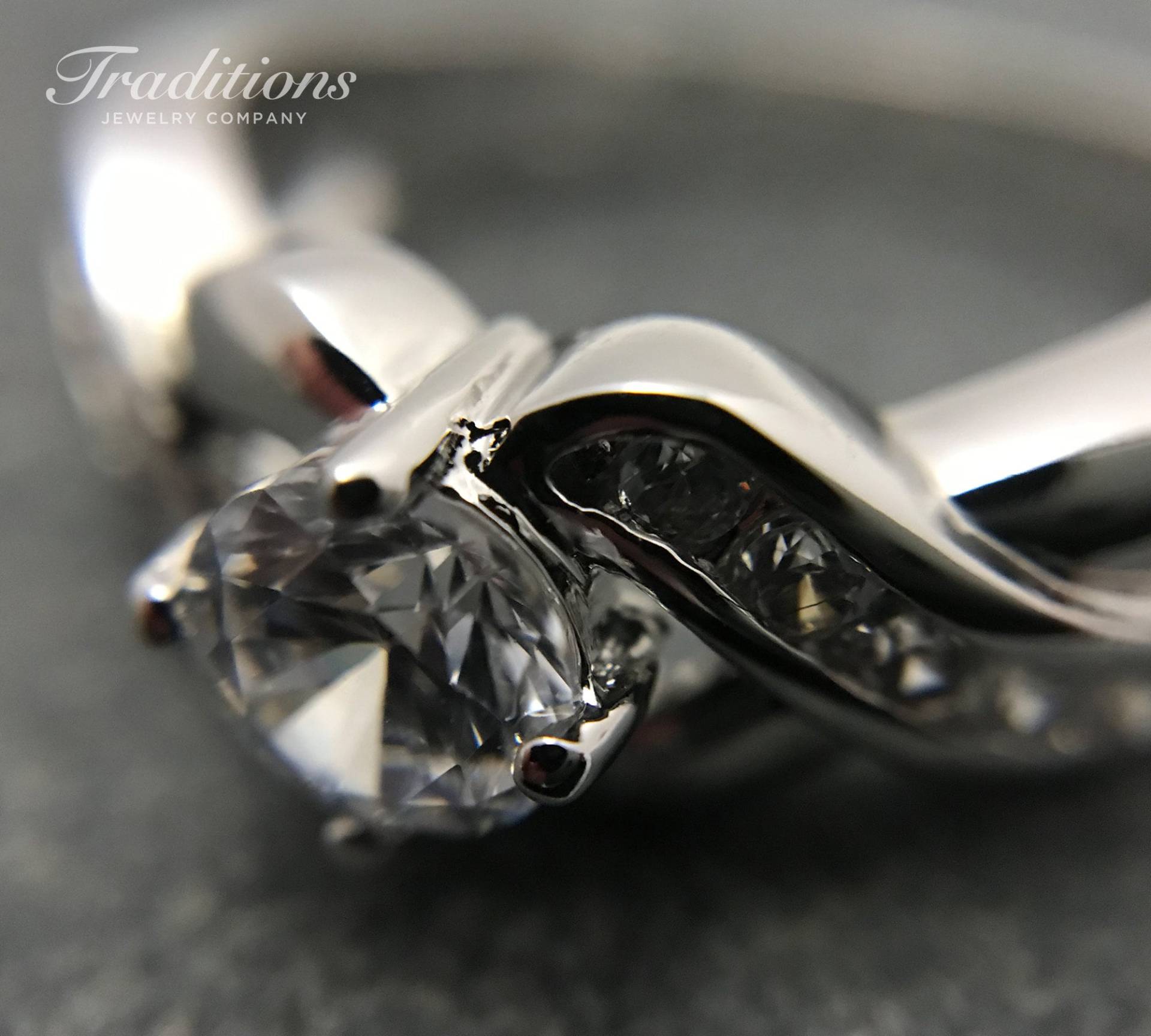 Verlobungsring Mit Zirkonia Vergoldet Verlobungsring Mit Zirkonia Vergoldet von TraditionsJewelryCo