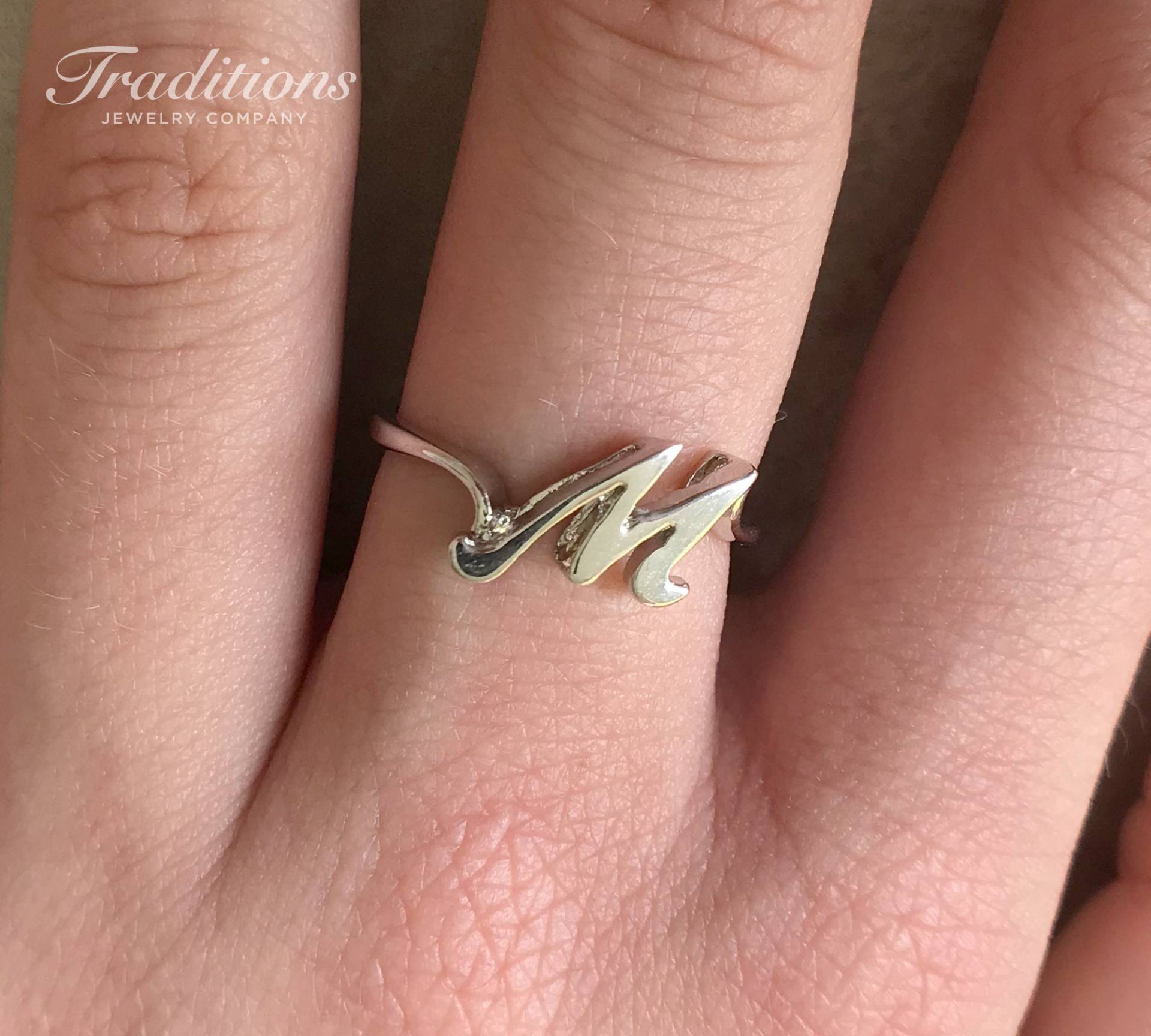 sterling Silber Initial M Ring - Monogramm Personalisierter Buchstabe Minimal Schmuck Zierliche Ringe sterling Silber Initial M Ring - Monogramm Personalisierter Buchstabe Minimal Schmuck Zierliche Ringe von TraditionsJewelryCo
