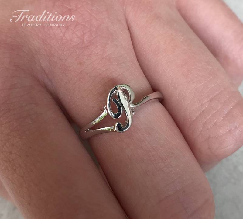 sterling Silber Initial P Ring - Monogramm Individueller Personalisierter Buchstabe Minimal Schmuck Zierliche Ringe sterling Silber Initial P Ring - Monogramm Individueller Personalisierter Buchstabe Minimal Schmuck Zierliche Ringe von TraditionsJewelryCo