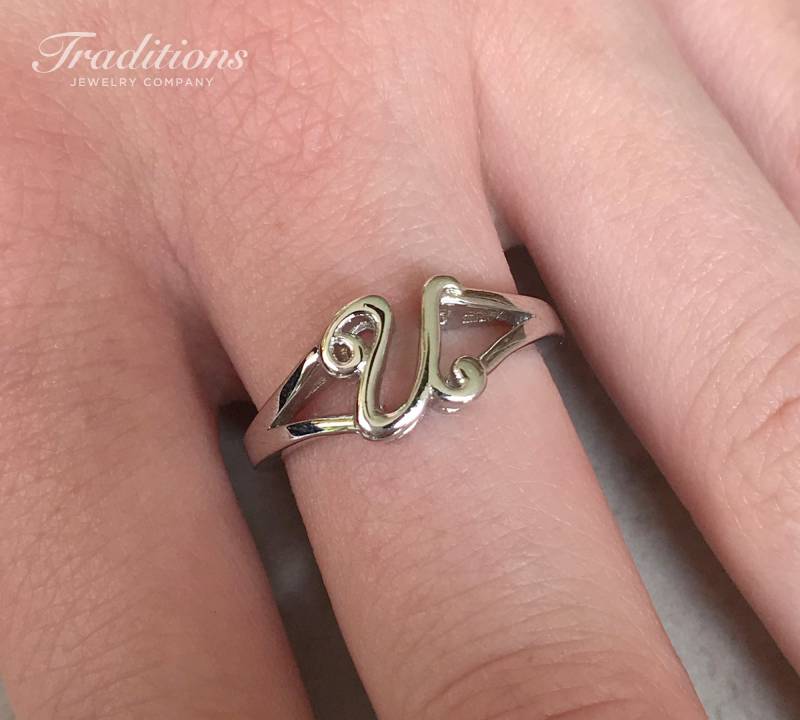 sterling Silber Initial Ring - Monogramm U Personalisierter Buchstabenring Minimal Schmuck Zierliche Ringe sterling Silber Initial Ring - Monogramm U Personalisierter Buchstabenring Minimal Schmuck Zierliche Ringe von TraditionsJewelryCo