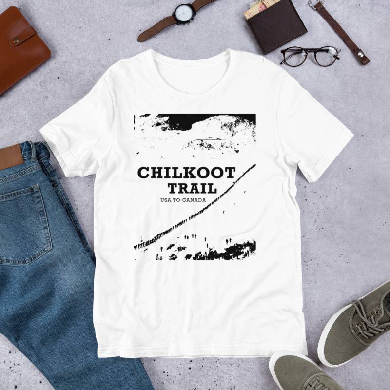 Chilkoot Trail - Usa Nach Kanada Unisex T-Shirt von TrailMemories