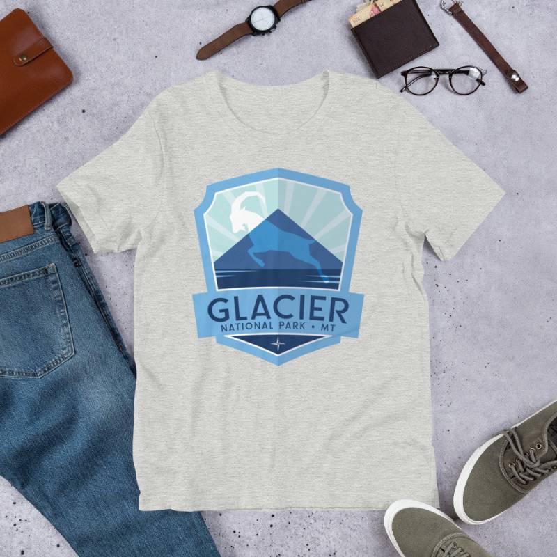 Gletscher Nationalpark - Montana Unisex T-Shirt von TrailMemories