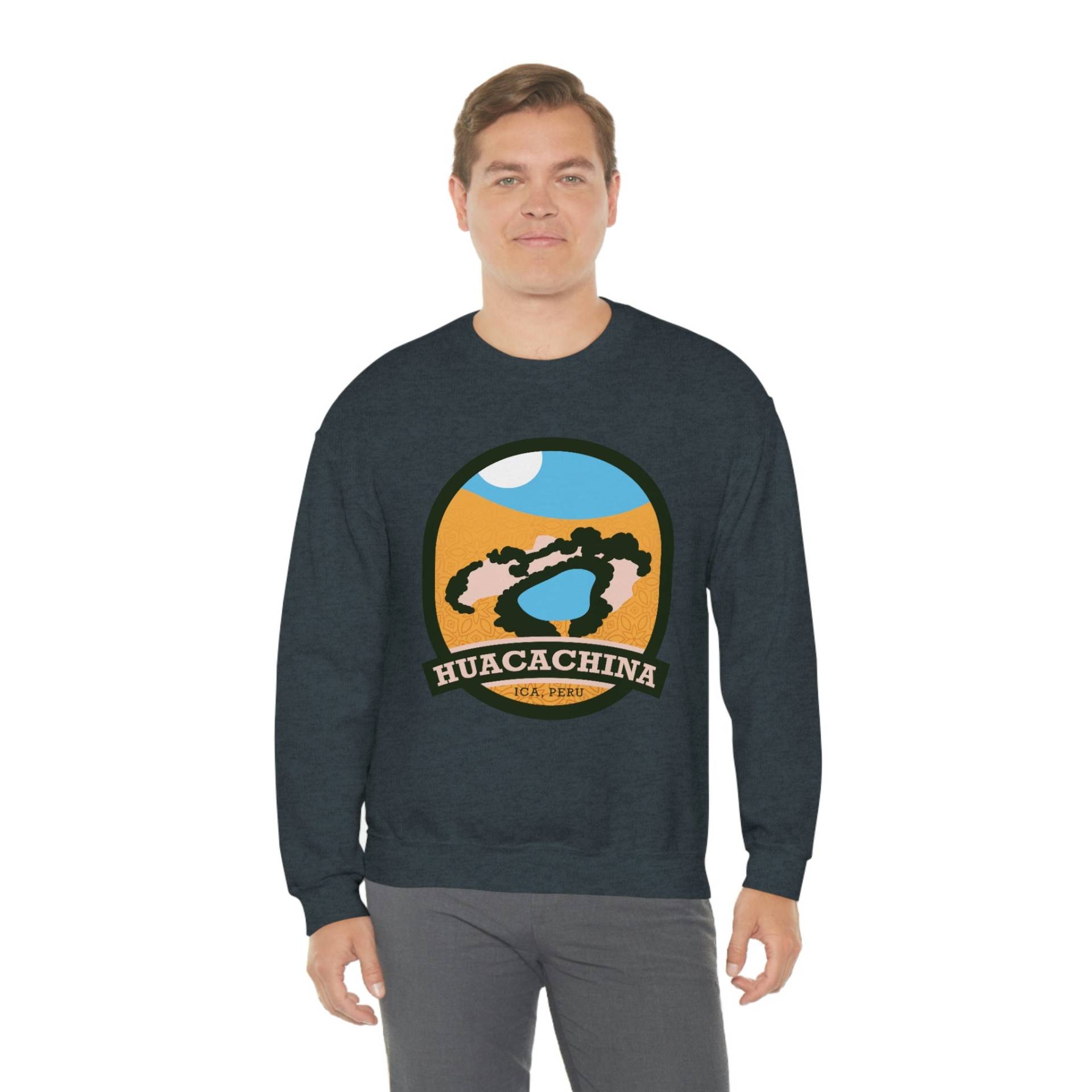 Huacachina - Ica, Peru | Unisex Heavy Blend Crewneck Sweatshirt von TrailMemories