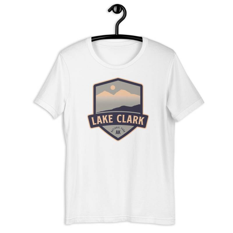Lake Clark National Park - Alaska Unisex T-Shirt von TrailMemories