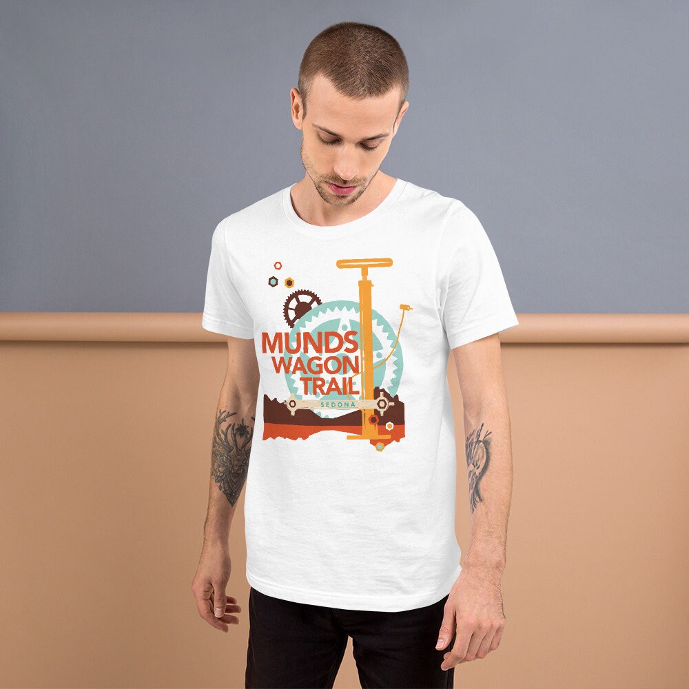 Munds Wagon Trail - Sedona Unisex T-Shirt von TrailMemories