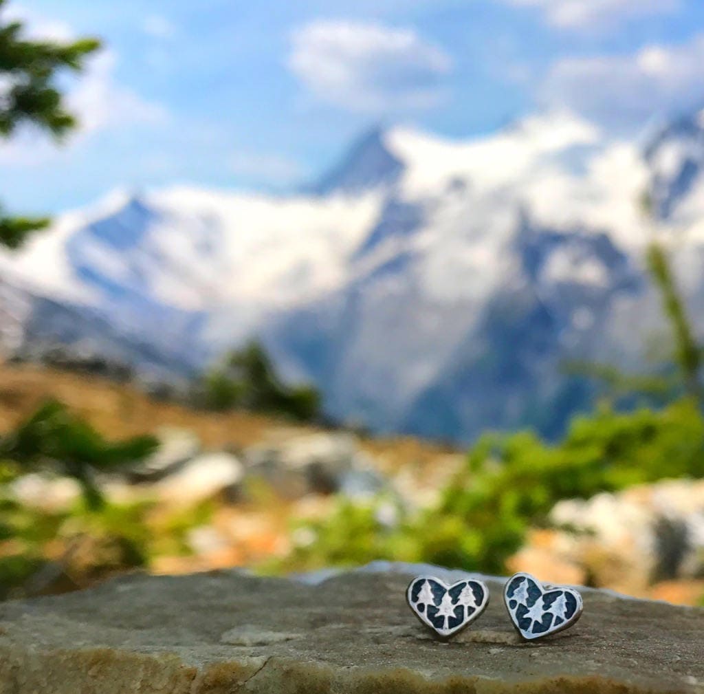 Herz Ohrringe, Baum Kleine Ohrstecker, Wald Ohrringe Natur Inspiriert Schmuck von TranquillaStudio