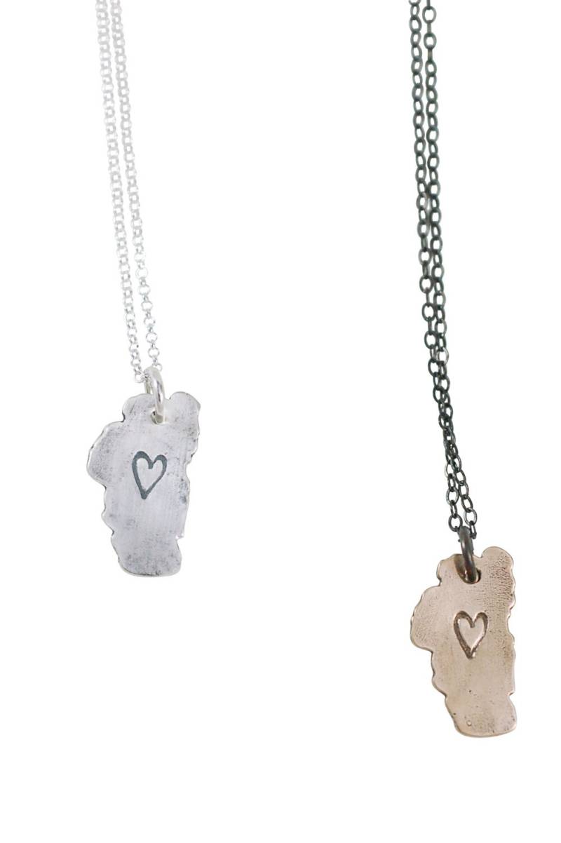 Tahoe Halskette, Charme, Anhänger, Schmuck, Liebe Winziger Anhänger An Silberkette von TranquillaStudio