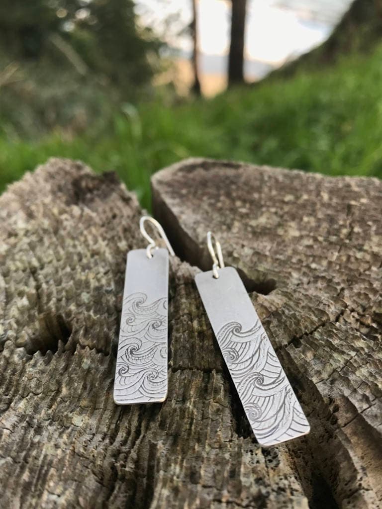 Welle Gedruckt Baumeln Ohrringe, Ozean Hand Gezeichnete Wellen, Wasser Schmuck, Schmuck. Stromschnellen, Fluss von TranquillaStudio