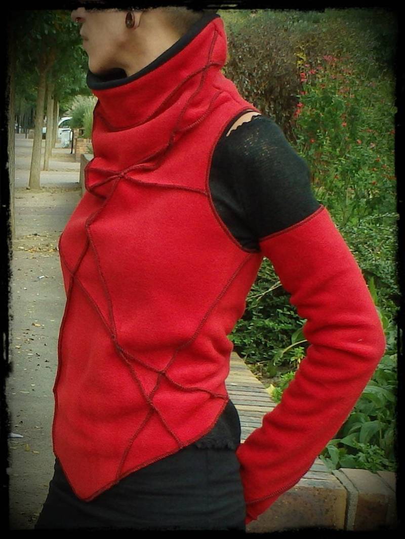 Fleece Pullover , Top Kobold Spitze Auf Der Rückseite Gebunden Hoch Festival Trance Ozora Goa Schulter Ohne, Hand von TranxnHealingFactory