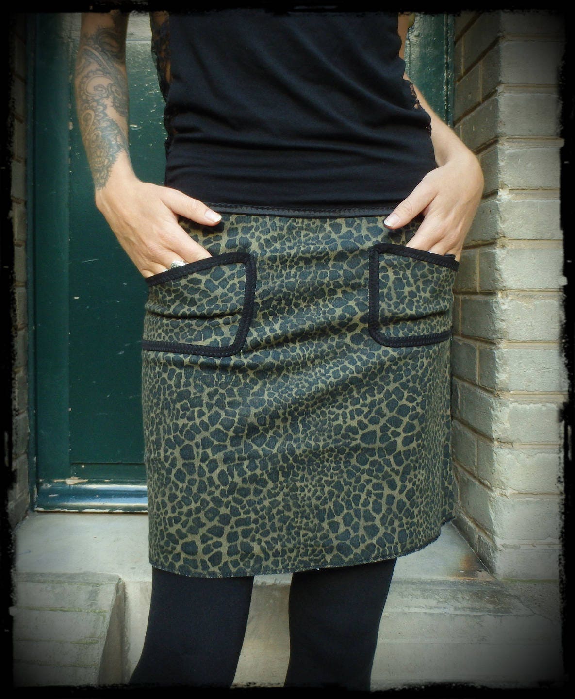 Rechtes Rock , Kaki Mit Beutel Bedruckte Aus Baumwolle, Leopard Hand Rechtes Rock , Kaki Mit Beutel Bedruckte Aus Baumwolle, Leopard Hand von TranxnHealingFactory