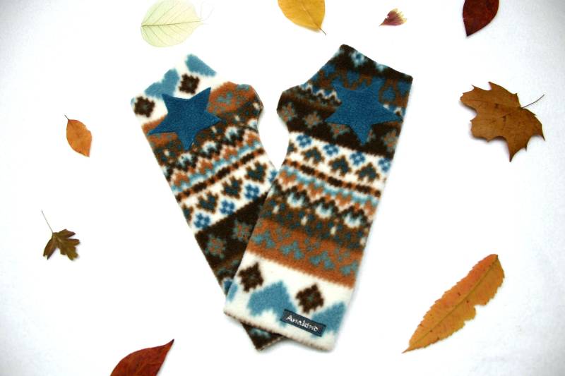 Armstulpen Handwärmer Mit Daumenloch Norwegermuster Stern Oder Kronen Applikation Handmade Berlin von TrashBerlin
