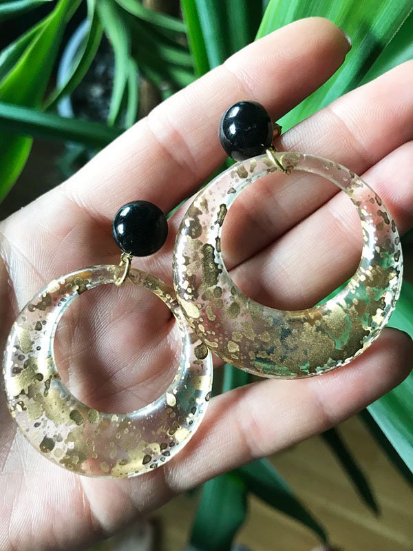Runde Ohrringe Schwarz Gold Gesprenkelt von TrashiqueShop