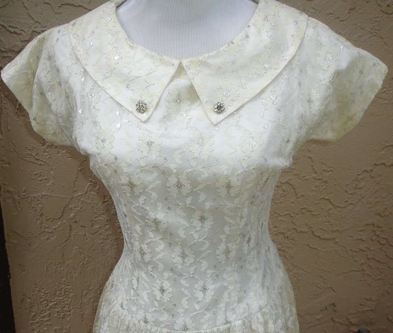 Vintage 1950Er Jahre Brautkleid/Cocktailkleid Party Kleid Creme Spitze Xs/S von TrashnFashion