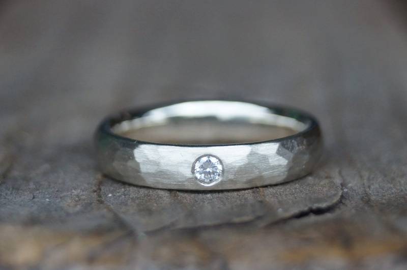 Einzelner Partnerring "Wir Bleiben" Damenring Mit Brillant von TrauRingSchmiede