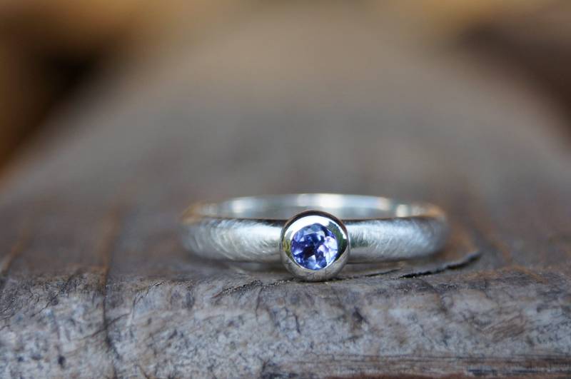 Partnerring Beisteckring Stapelring "Schlicht Und Edel" Silber, Tansanit von TrauRingSchmiede