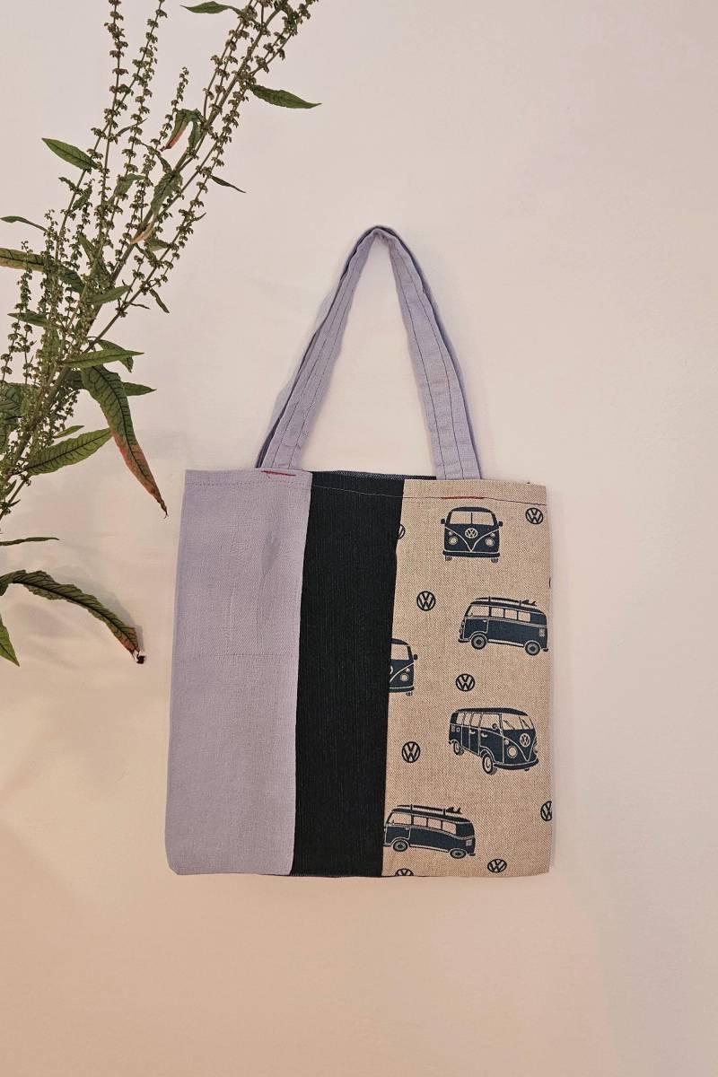 Henkeltasche Nachhaltig & Handgemacht - Unikat Upcycling Tasche Kindertasche Mit Vw Bulli Henkeltasche Nachhaltig & Handgemacht - Unikat Upcycling Tasche Kindertasche Mit Vw Bulli von TraudelsTaschentraum