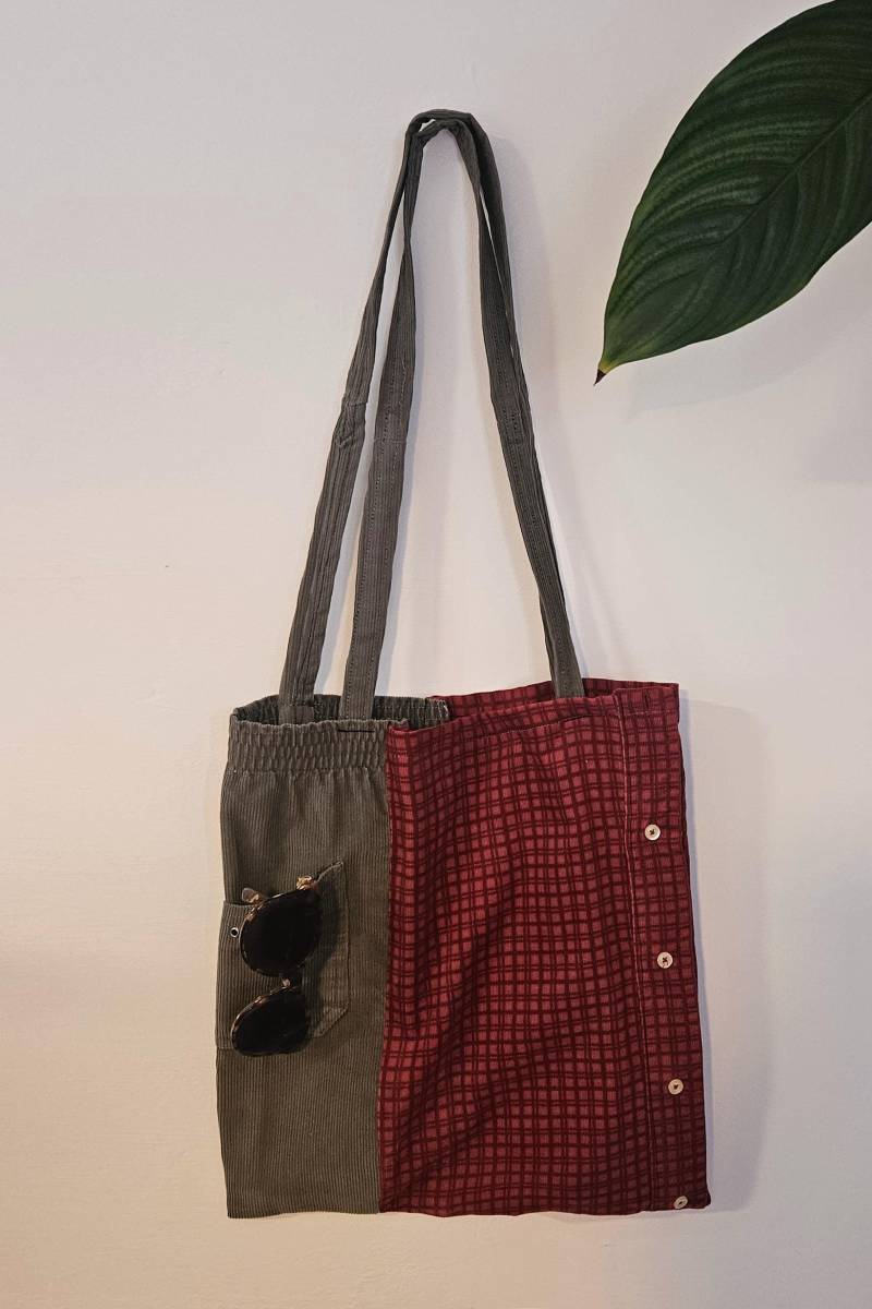 Henkeltasche Nachhaltig & Handgemacht - Unikat Upcycling Tasche Henkeltasche Nachhaltig & Handgemacht - Unikat Upcycling Tasche von TraudelsTaschentraum