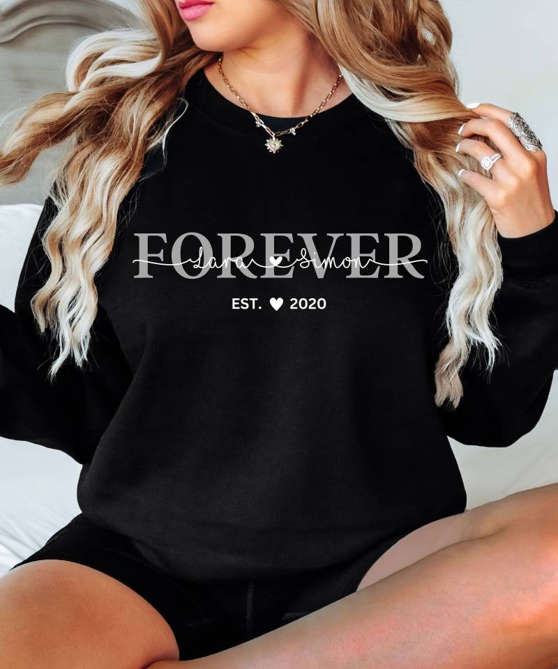 Personalisierter Partner Sweater |Partner Pulli Mit Namen Und Jahr | Geschenk Partner, Hochzeitstag Partnerlook Couple von TraumFabriik