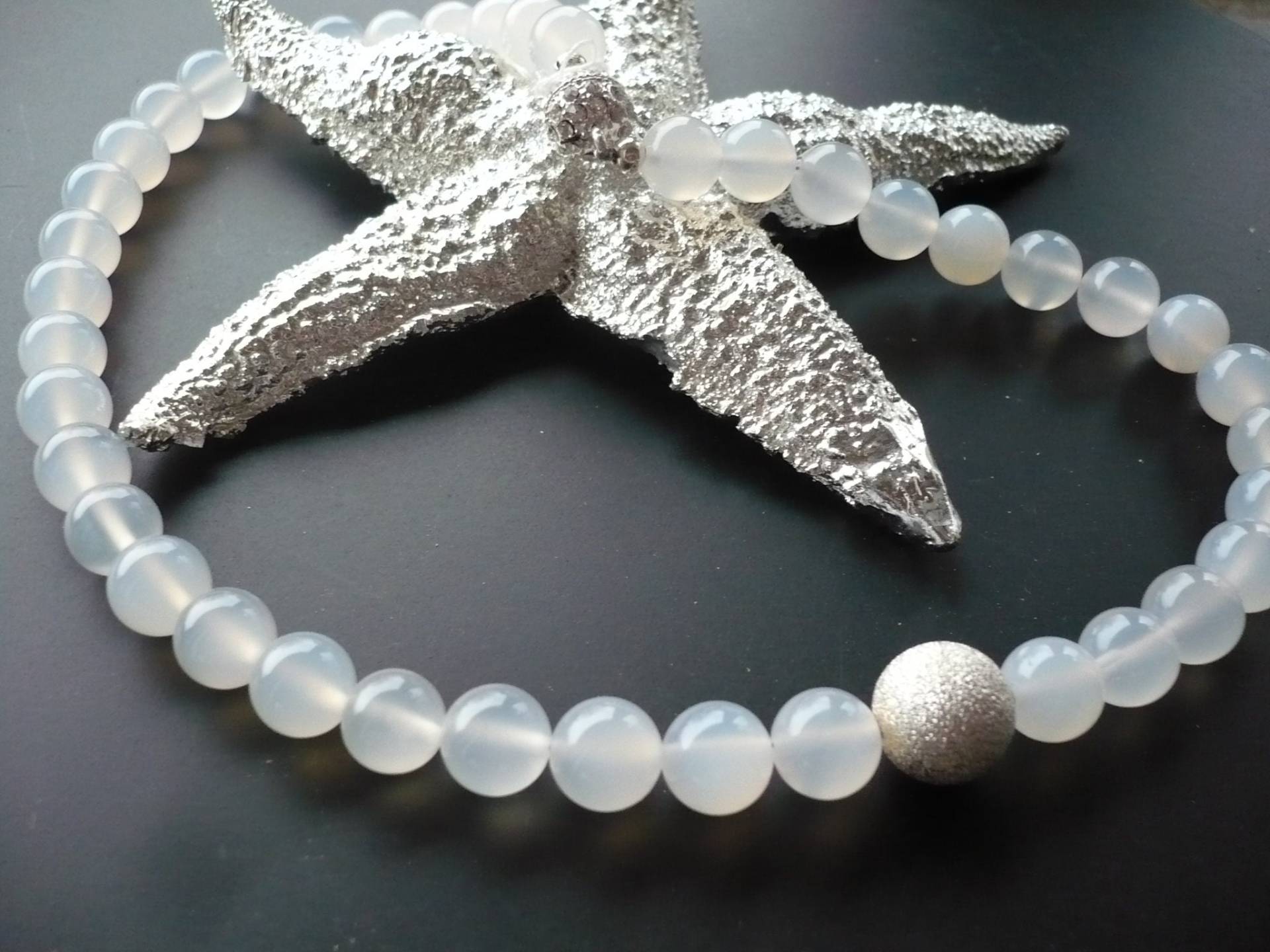 Handgefertigte Weiße Achat -steinkette, Geschenk , Einzelstück, Schmuck-Set, Schmuck Hochzeit, Braut Schmuck, Edelstein Kette Handgefertigte Weiße Achat -steinkette, Geschenk , Einzelstück, Schmuck-Set, Schmuck Hochzeit, Braut Schmuck, Edelstein Kette von TraumPerlenWerk