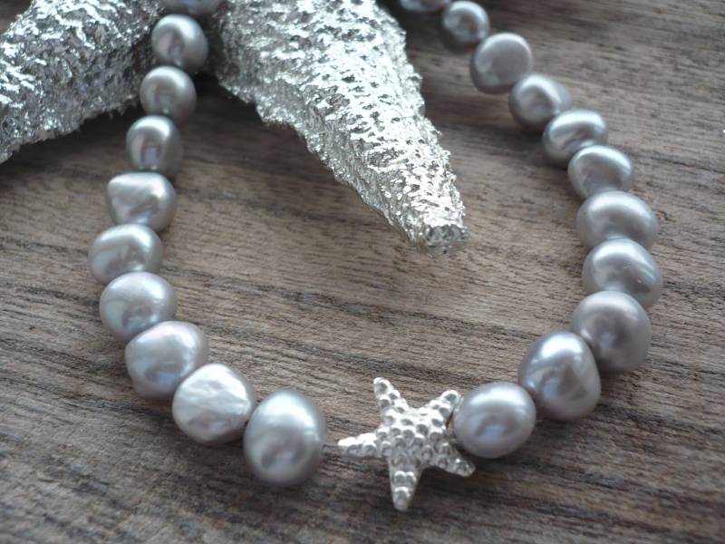 Süßwasser Perlenband Mit Echt Silber Seestern, Brautschmuck, Perlenschmuck, Handgefertigtes Perlenarmband, Graues Perlenarmband Maritim von TraumPerlenWerk