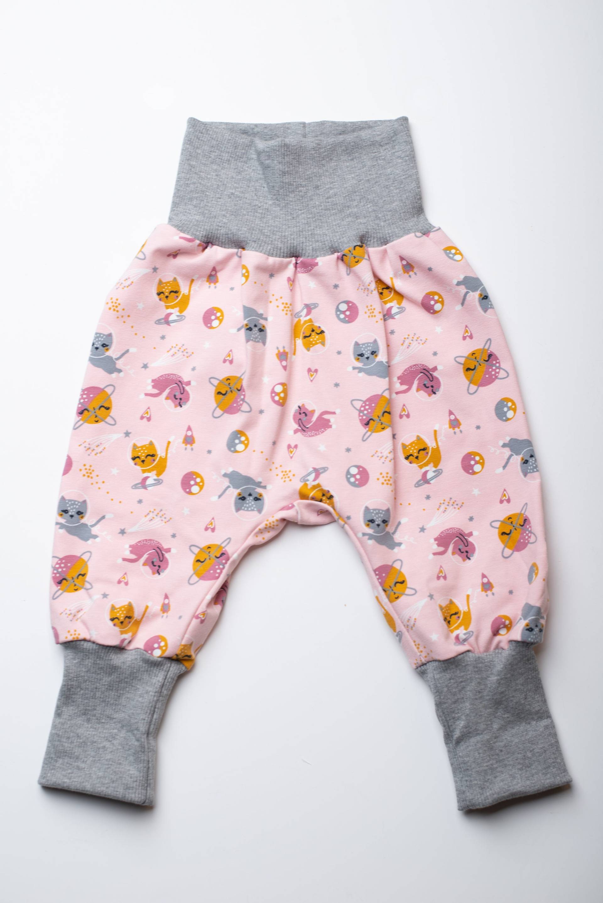 Baby Pumphose Aus Jersey Babyhose Hose Baumwolle Weltall Katzen von Traumpony