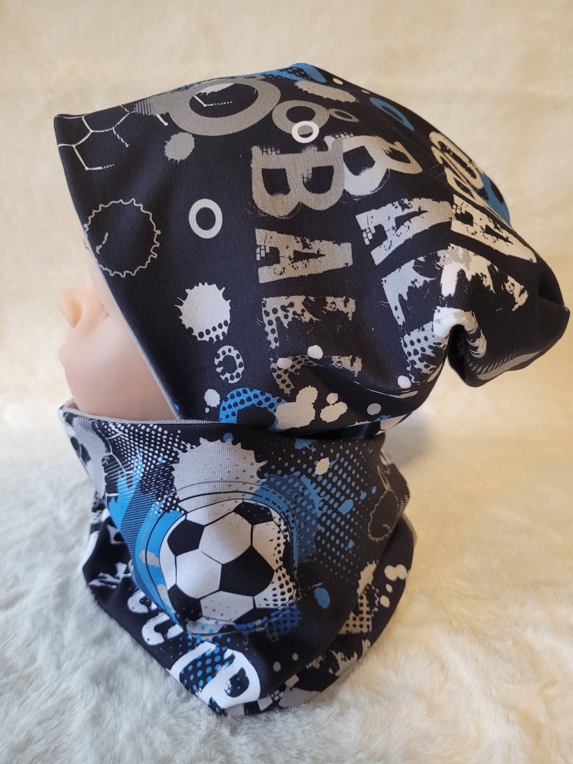 Mütze Und Halssocke, Beanie Loop, Kindermütze, Jungen, Fussball, Ball, Blau, Dunkelblau, Weiß, Grau von TraumstueckeByNadine