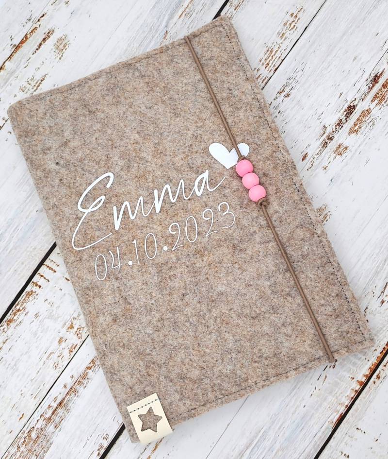 U-Heft Hülle Aus Filz Hellgrau Oder Dunkelgrau, U Heft Personalisierbar, Mit Impfpass, U Für Jungen Und Mädchen von TraumstueckeHandmade