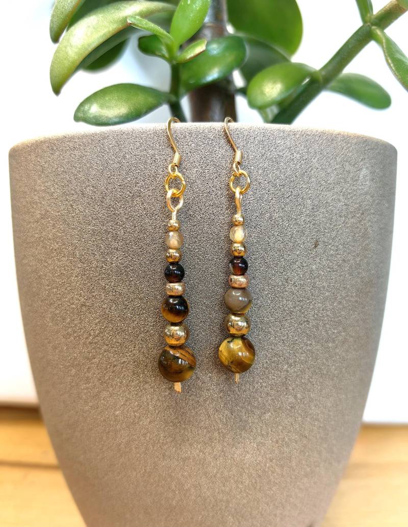 Hängeohrringe in Schlichtem Design Mit Tigeraugen-Edelsteinen von TravelSouls