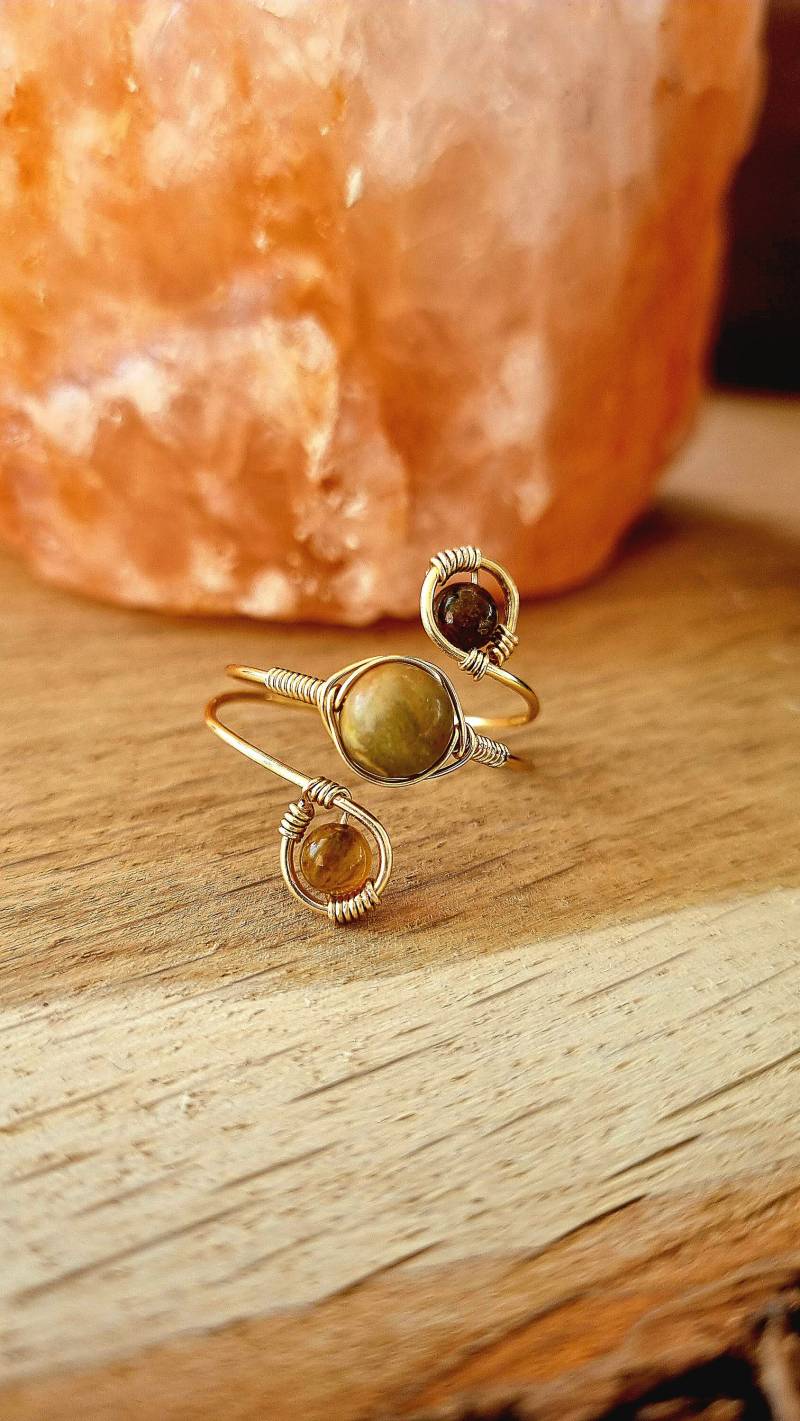 Jade Ring Aus Kupferdraht Gewickelt Jade Ring Aus Kupferdraht Gewickelt von TravelSouls