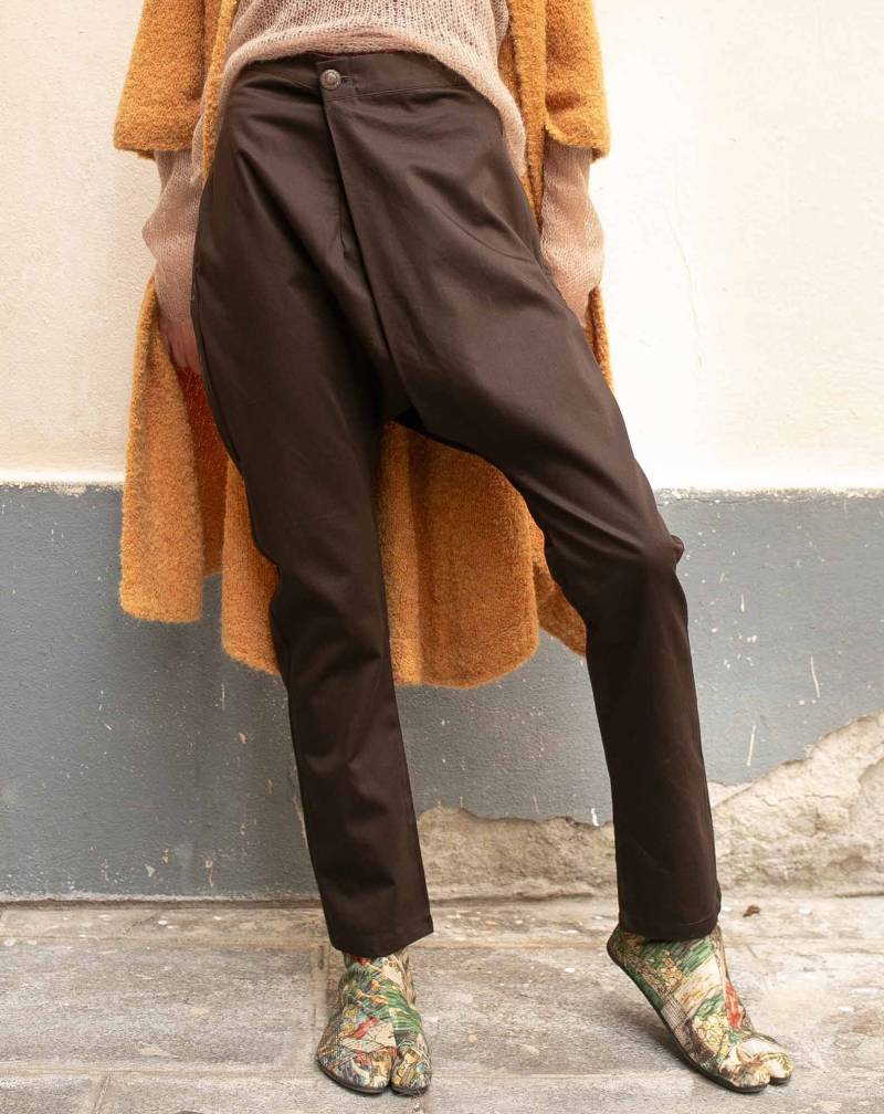 Schmale Haremshose Aus Baumwolle, Schick Und Bequem Schmale Haremshose Aus Baumwolle, Schick Und Bequem von Trazita