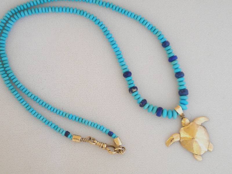 14K Gold Anhänger Schildkröte An Türkis Und Lapis 14K Gold Anhänger Schildkröte An Türkis Und Lapis von Trdallen