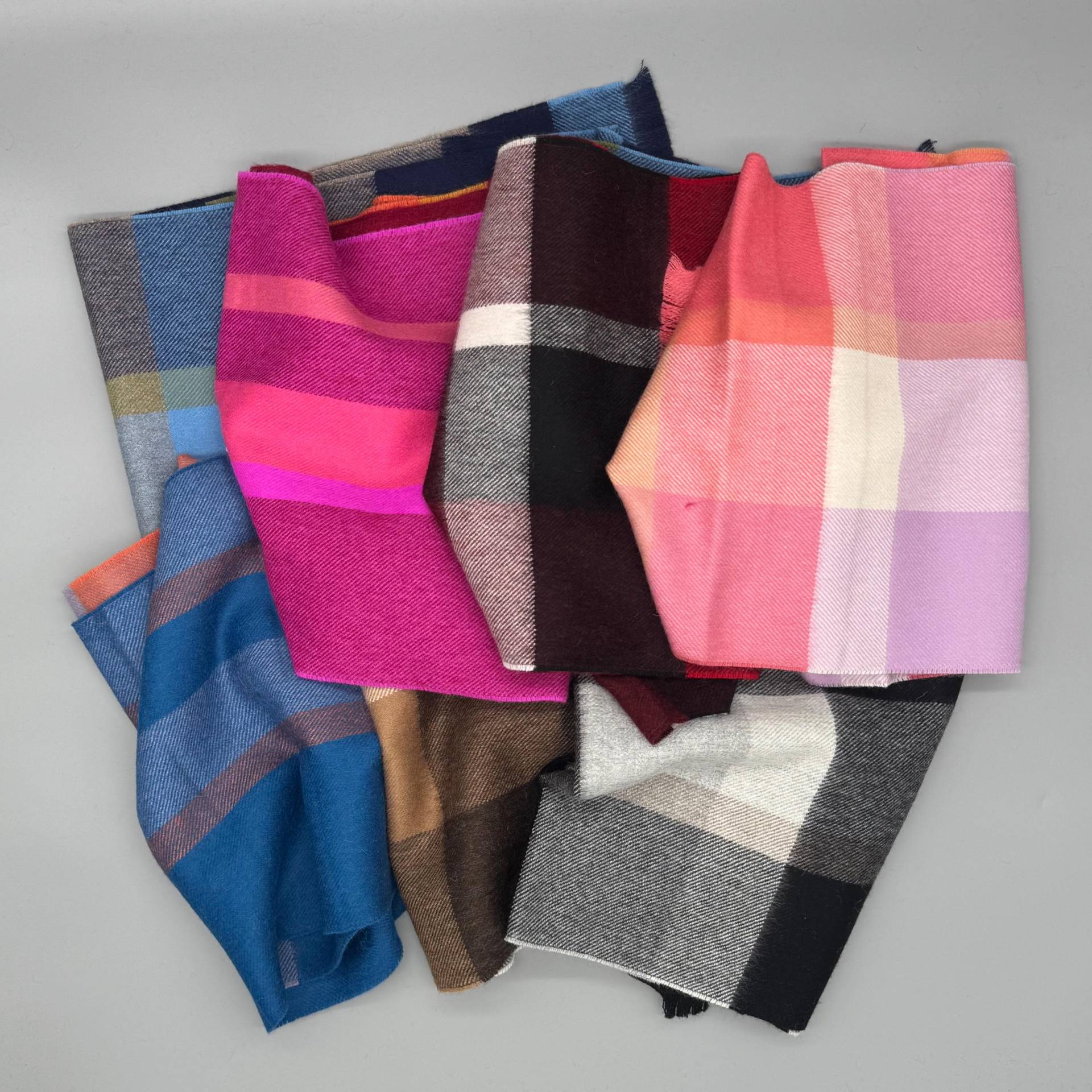 Weicher Schal 100% Babyalpaka Wolle - Warmer Winter Unisex Mit Fransen, Verschiedene Designs von TreAlpacas