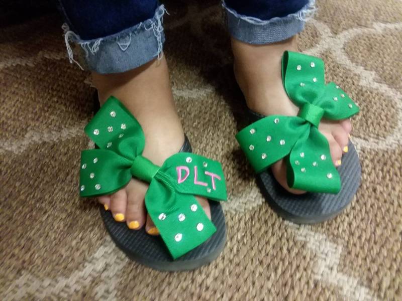 Benutzerdefinierte Bogen-Licious Flip-Flops Benutzerdefinierte Bogen-Licious Flip-Flops von Treasure4Life