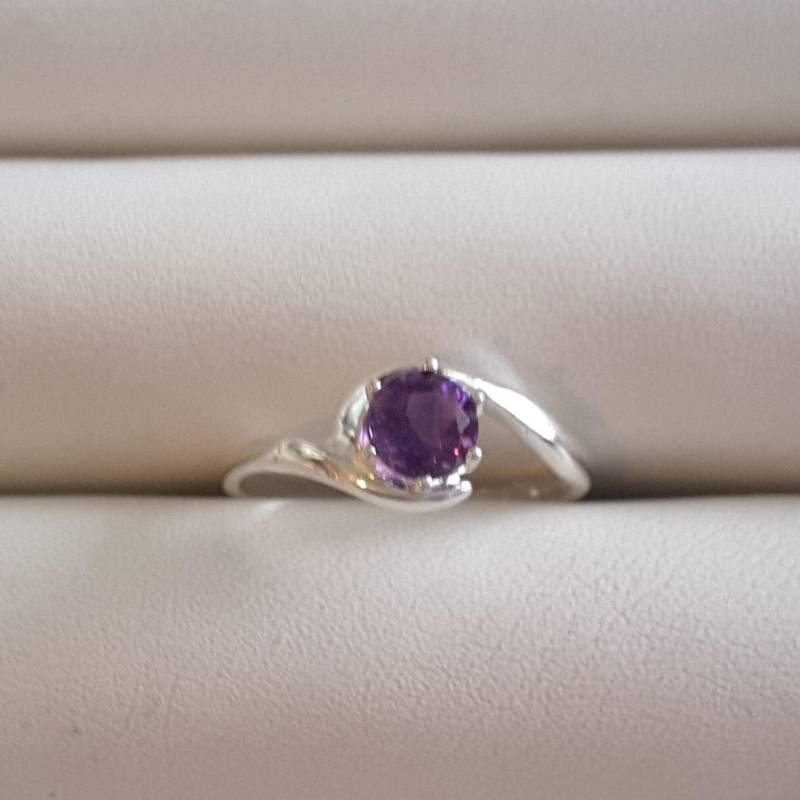 Amethyst Silber Cresent Ring von TreasureBoxJewel
