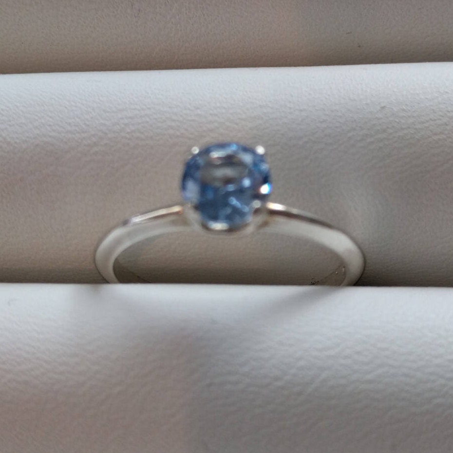 Aquamarin Silber Ring 6mm von TreasureBoxJewel