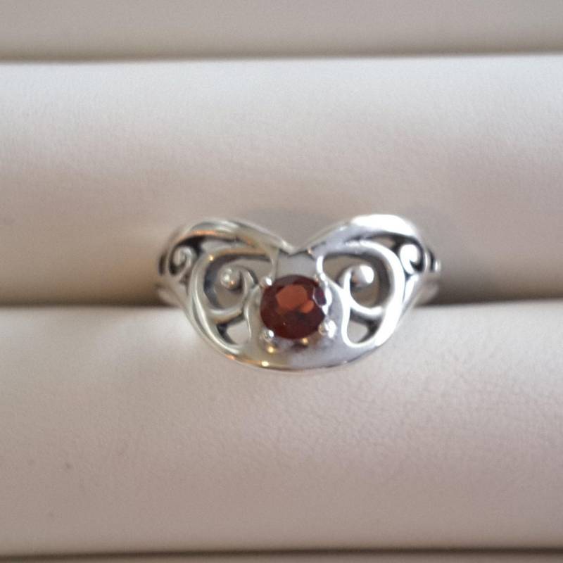 Granat Facettiert Silber Ring von TreasureBoxJewel