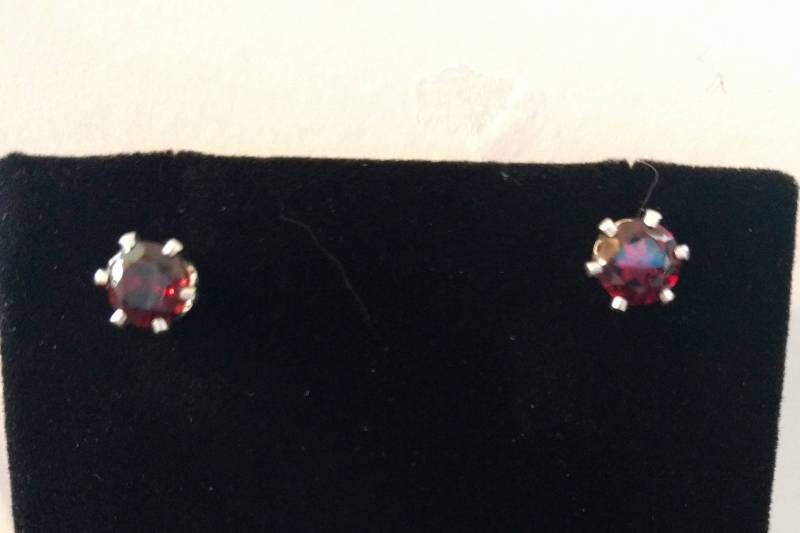Granat Ohrringe 6mm von TreasureBoxJewel