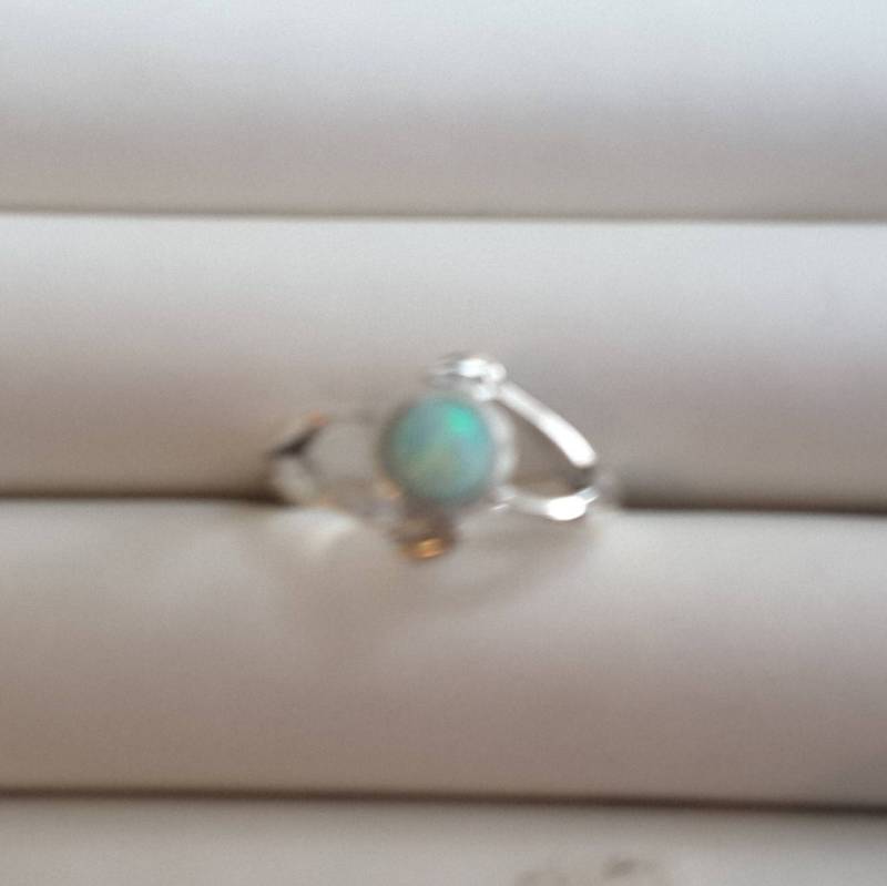 Silber Opalring Mit Blättern von TreasureBoxJewel