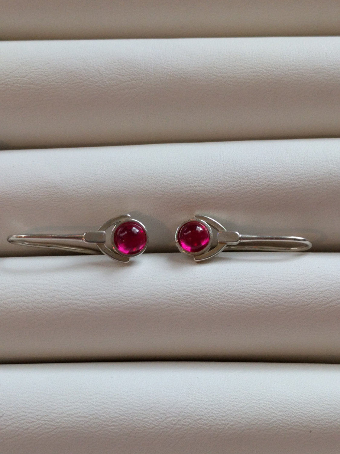 sterling Silber Rubin Ohrringe von TreasureBoxJewel