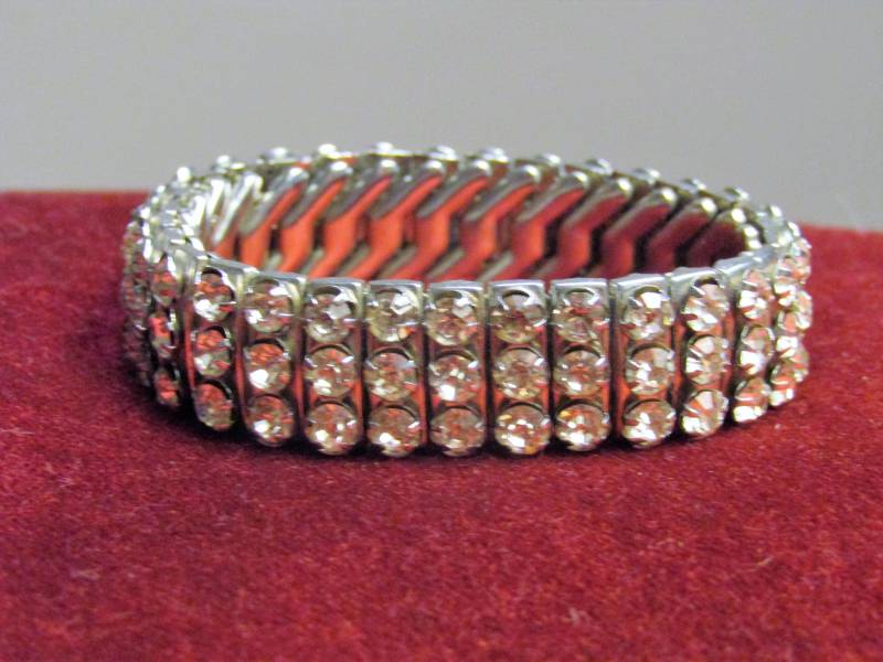 Jahrgang Empire Diamante Triple-Reihe Erweiterbar Armband von TreasureBoxUKShop