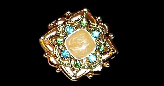 Brosche Pin Vintage Strass Emailliert von TreasureCoveAlly