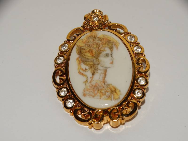 Cameo Gold Tone Strass Brosche Cameo Gold Tone Strass Brosche von TreasureHuntingSpot