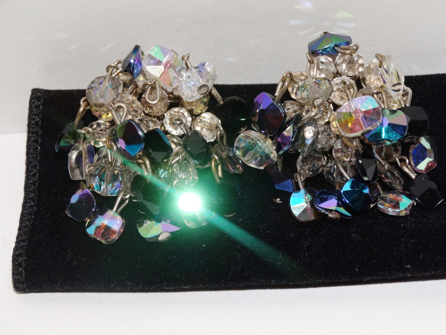 Seltene Vogue Designer Signes Silberfarbene Metall Wunderschöne Ohrringe Der Art von TreasureHuntingSpot